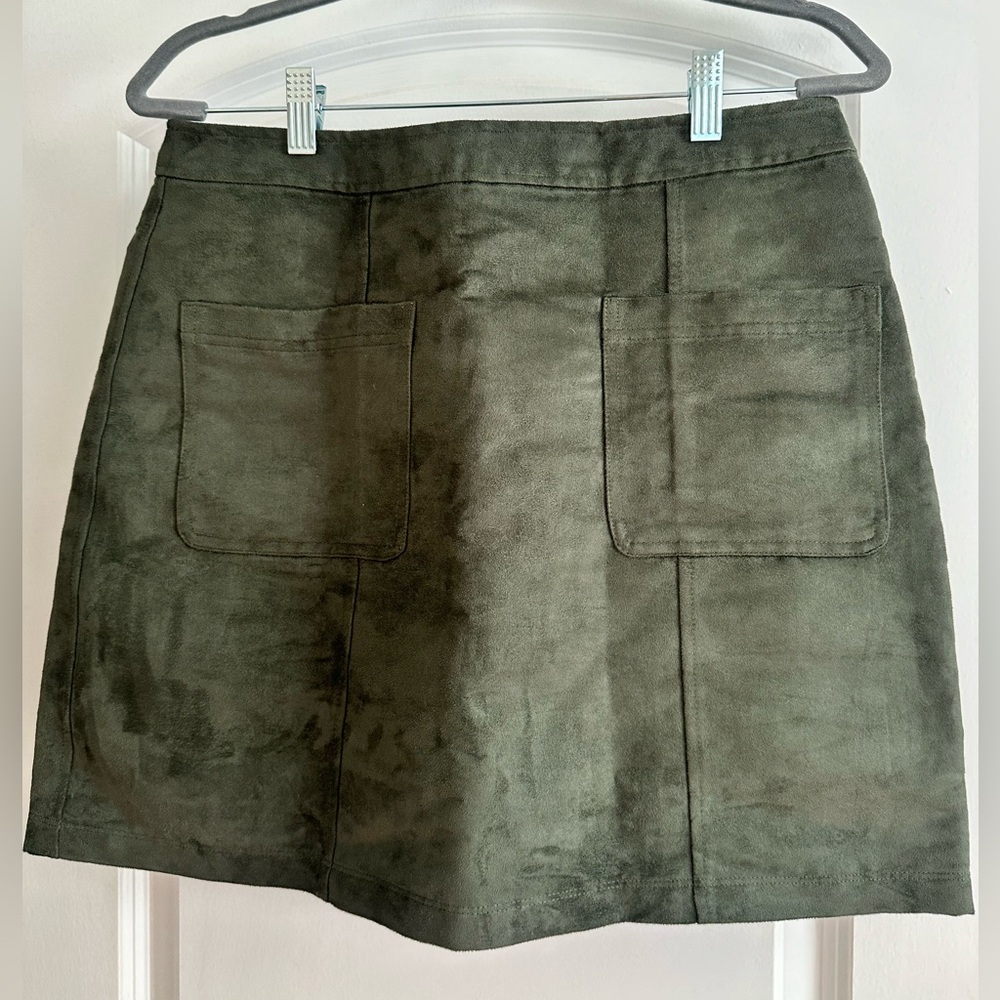 Old Navy faux suede mini skirt. Olive green. Size 12.